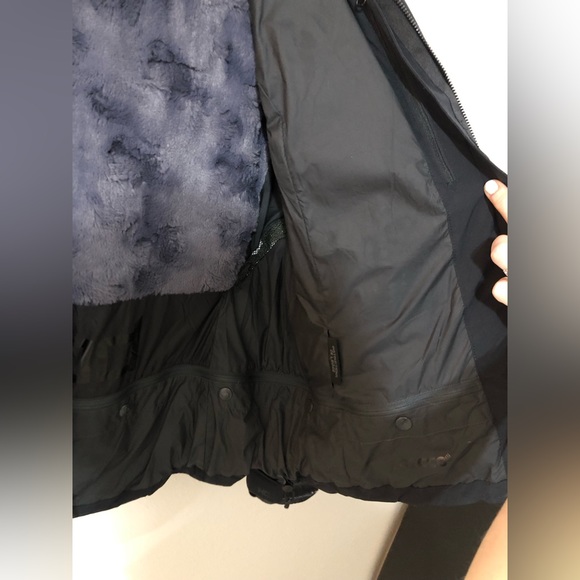 Helly Hansen Ski Jacket - Picture 10 of 13